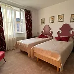 Two Bedrooms Center Lejlighed *