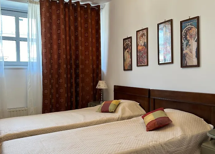 Two Bedrooms Center 公寓 *