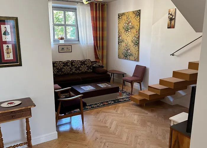 Two Bedrooms Center 公寓 *